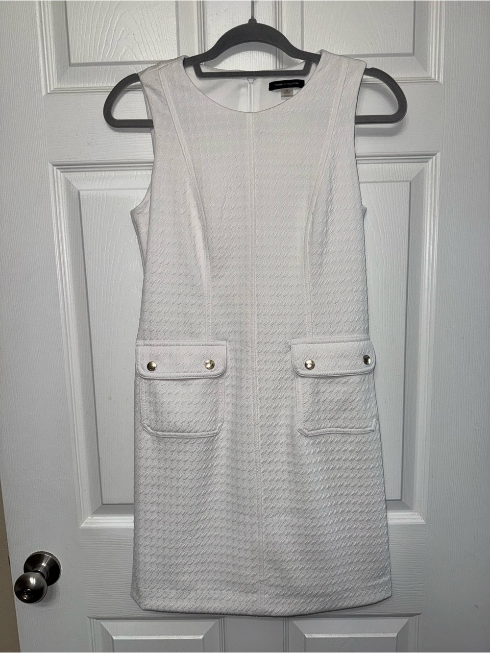 Tommy Hilfiger White Textured Sleeveless Shift Dress with Pockets